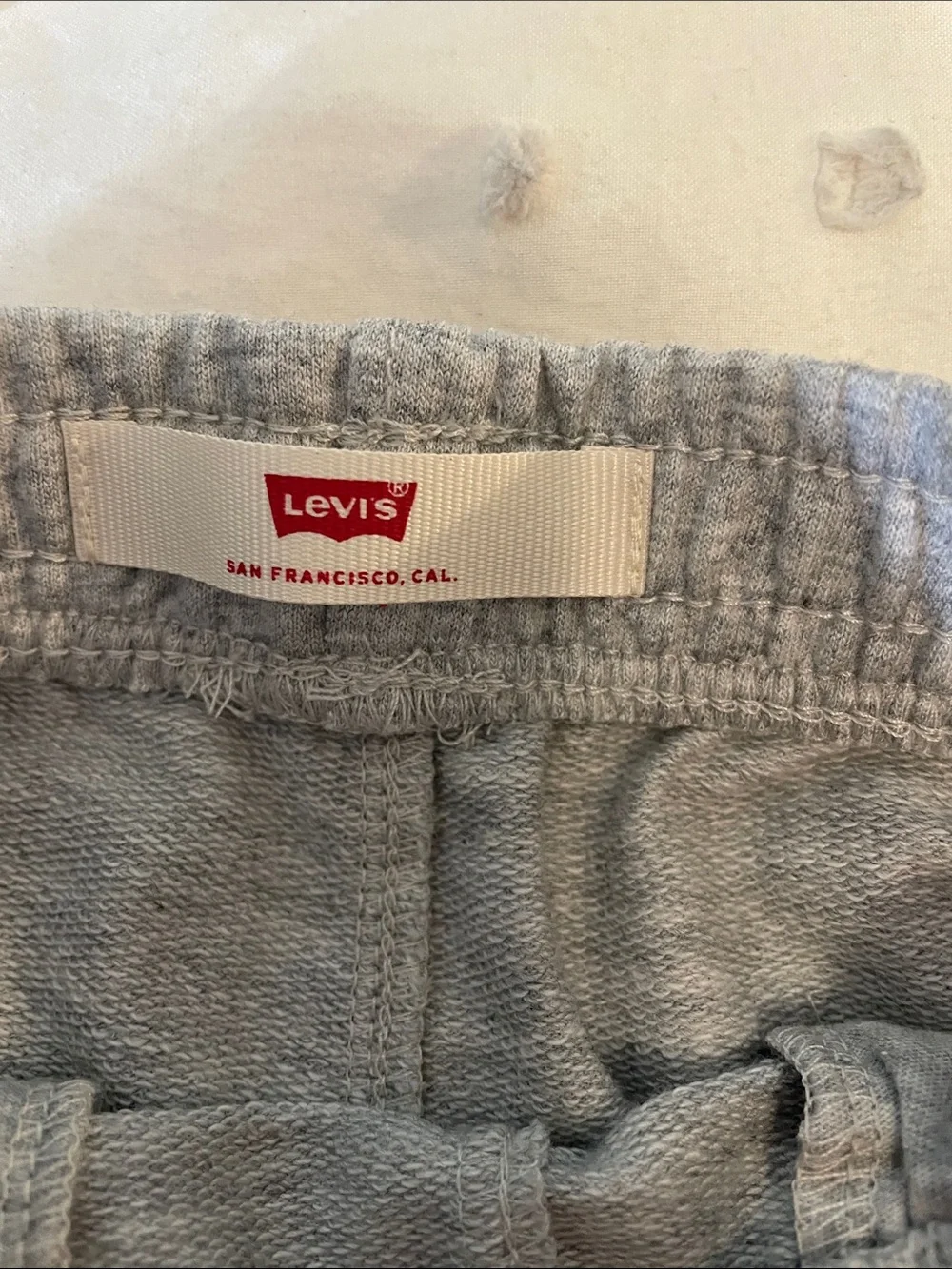Levi's Gray Kids Shorts with Yellow and Red Patches size 4T nwt